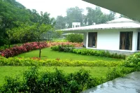 Forest Village Holiday Homes Hotel di Khanvel