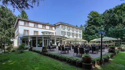Hotel Waldhalle Hotels in Breitenfelde