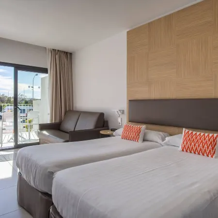 Hotel Cap Negret Отели в г. Альтеа