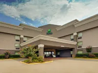 Holiday Inn Express NASHVILLE W I40/WHITEBRIDGE RD by IHG Hotels near Tennessee State University