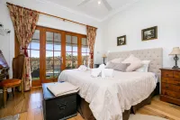 Taradale House Estate Hotels near The Left Bank Gallery