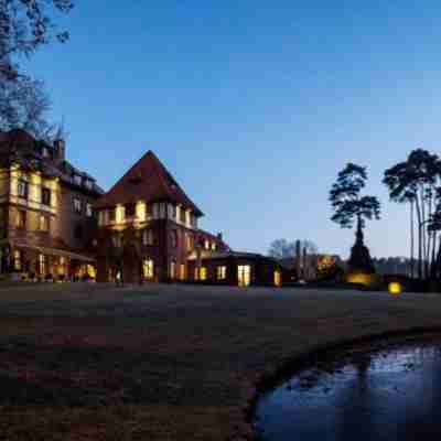 La Butte Aux Bois Hotel Exterior