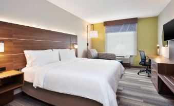 Holiday Inn Express & Suites Warrenton