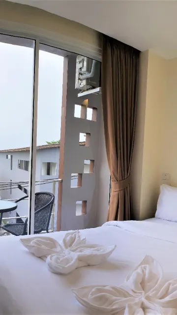 ห้องพักพร้อมระเบียง(เตียงควีนไซส์)