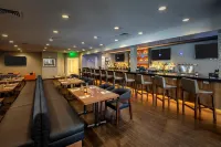 Collegian Hotel & Suites, Trademark Collection by Wyndham - Bares