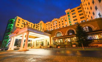 Phoenicia Grand Hotel