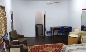 Mri Homestay Sg Buloh - Studio Unit with Chargeable Private Pool