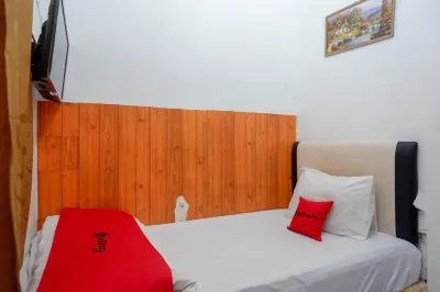 RedDoorz at Golden Inn Tugu Yogyakarta Hotel a Jetis