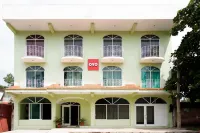 OYO Hotel Estacion,José Cardel,Parque Central Revolución Hotels near Chachalacas extreme