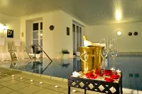 Romantica Hotel Blauer Hecht Hotels in Feuchtwangen