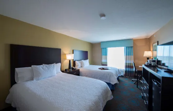 薩斯卡通南希爾頓歡朋酒店