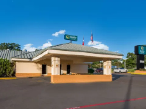 Quality Inn & Suites Lufkin Hotels in Lufkin
