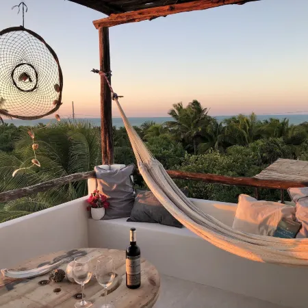 LunArena Barefoot Hotel