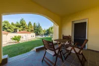 Sithonia Lodge