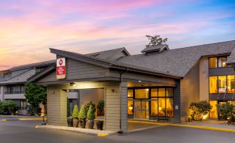 Best Western Plus Oak Harbor Hotel  Conference Center