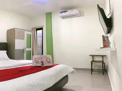 Kaza Guest House Syariah Pontianak Hotels near Indomaret Ampera