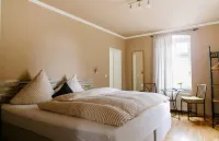 Landhotel Airport-Inn Hotels in Kirchberg