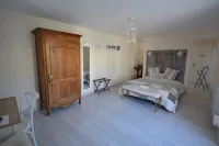 Aux 4 Cornes - Chambre d'hôtes Hotels in Saint-Aubin-la-Plaine