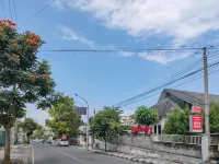 RedDoorz near Alun Alun Batu 2 Hotel dekat Playground Alun-alun Batu
