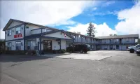 Imperial Motel Hotels in 100 Mile House