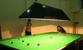The Monarch Hotel - Housity