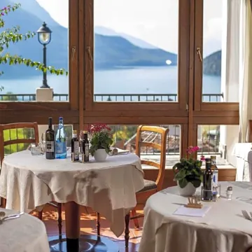 Ariston Lake View Hotel