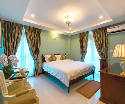 ห้องดีลักซ์ เตียงใหญ่ 1 เตียง