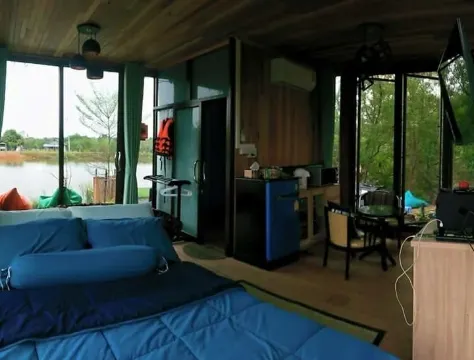 ห้องเตียงควีน มีระเบียง