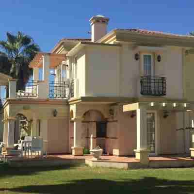 VillaMel Hotel Exterior