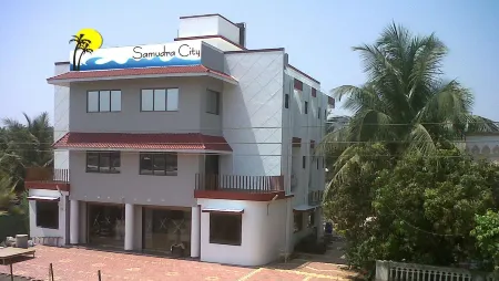 Hotel Samudra City Отели в г. Неведар Навагаон