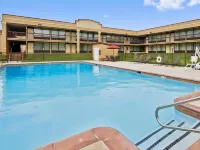 Baymont by Wyndham Culpeper - Pools