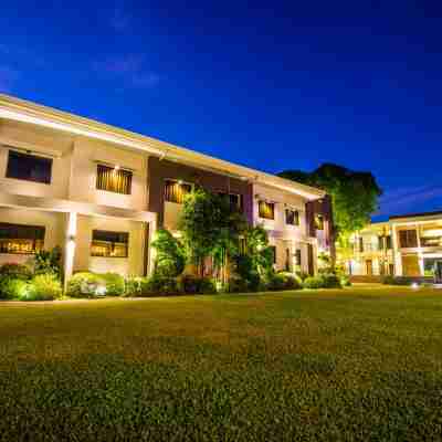 Ariana Hotel Hotel Exterior