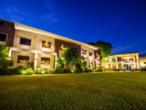 อาเรียนา โฮเทล โรงแรมในดีโปโลก