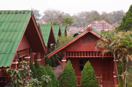 ChiangsanGoldenland Resort 1 Отели рядом с достопримечательностью «Golden Triangle Park Hall of Opium»