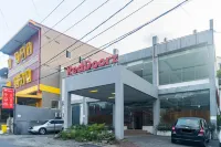 RedDoorz near Bahu Mall Manado Hotel di Malalayang
