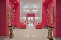 RedDoorz Near MT Haryono Semarang Hotels in Central Semarang