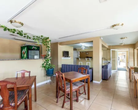 Days Inn by Wyndham Calhoun GA I-75 and US-41