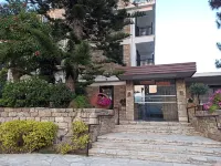 Dionysos Central Hotel a 