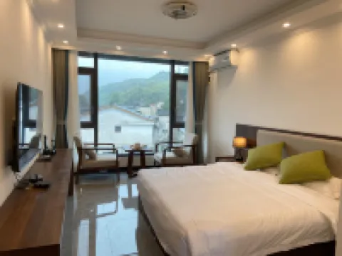 Pengzhou Longhuai Hotel