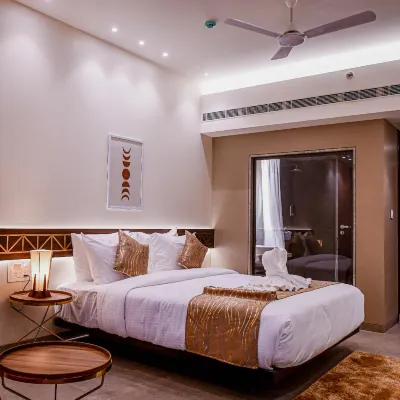 The Hotel Ambience Отели рядом с достопримечательностью «Храм Чатуршринги»
