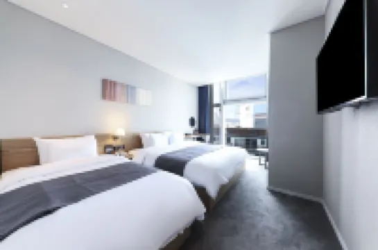 โรงแรมโอเชี่ยนเดอะพอยท์