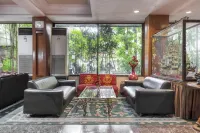 New Grand Park Hotel Hôtels à : Krembangan