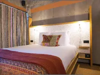 Jam Hotel Lisbon Hotels near Estrela Garden