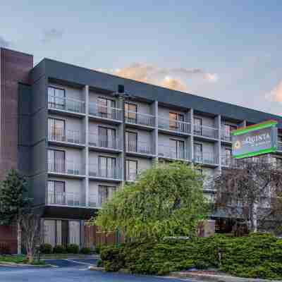 La Quinta Inn & Suites by Wyndham Kingsport TriCities Airpt Hotel Exterior