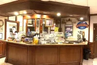 Baymont by Wyndham Front Royal Near Shenandoah National Park - breakfast