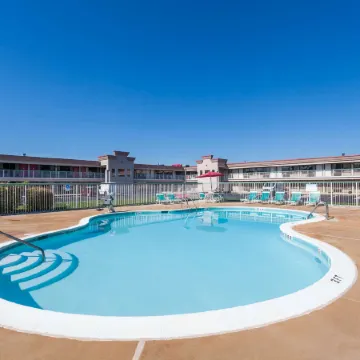 Ramada by Wyndham Edgewood Hotel & Conference Center