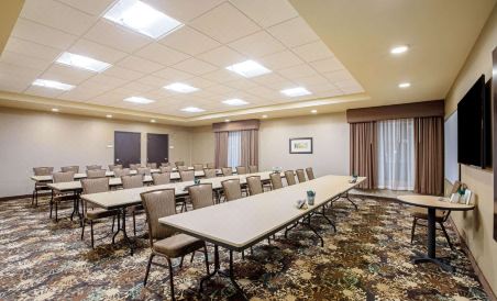 La Quinta Inn & Suites by Wyndham Gillette - Housity