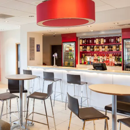 Travelodge Maidstone Central Отели рядом с достопримечательностью «Tyrwhitt-Drake Museum»