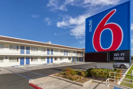 Motel 6 Phoenix, AZ - North Bell Road