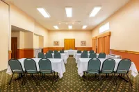 Days Inn & Suites by Wyndham Madison